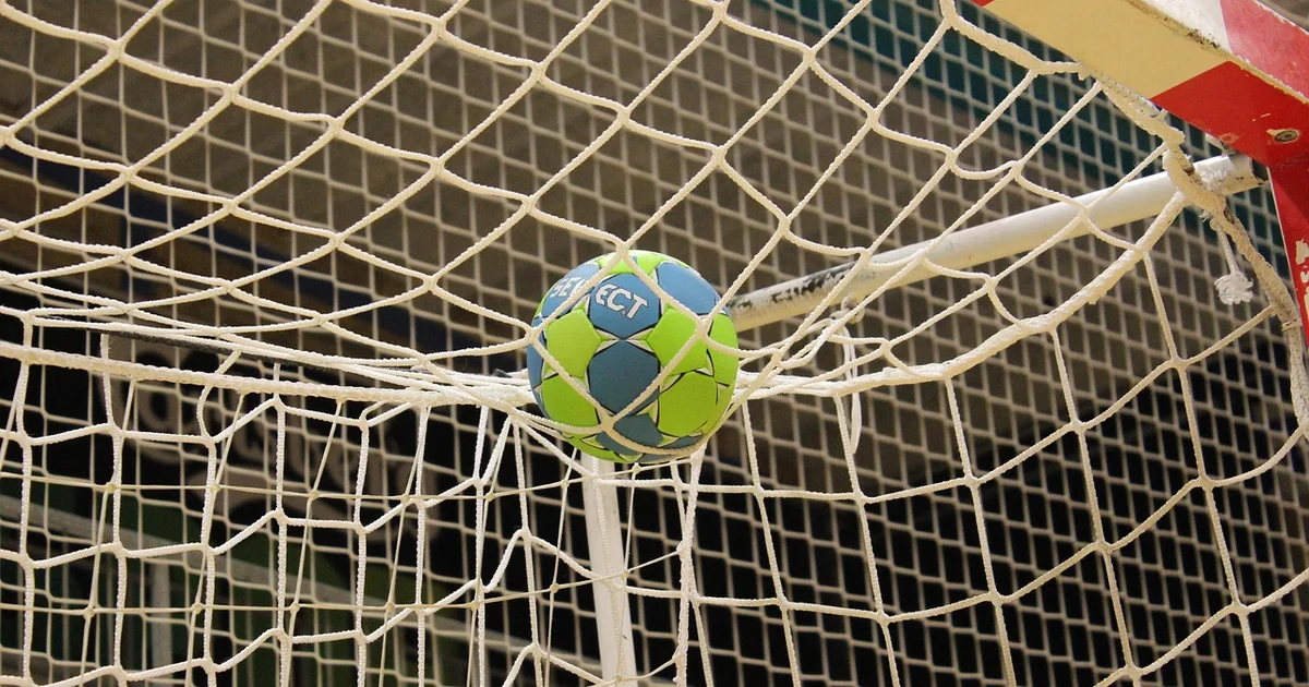handballer halbnackt